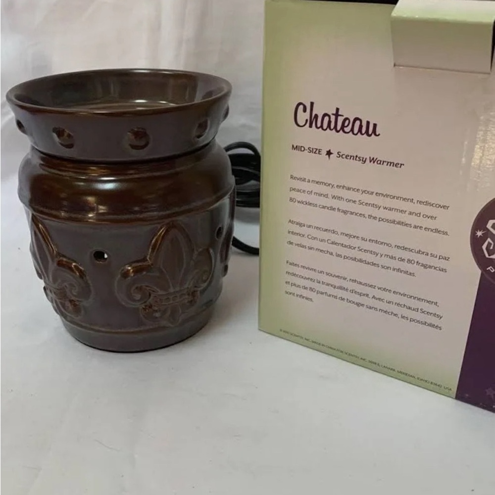 Scentsy Chateau Mid-Size Warmer in Brown